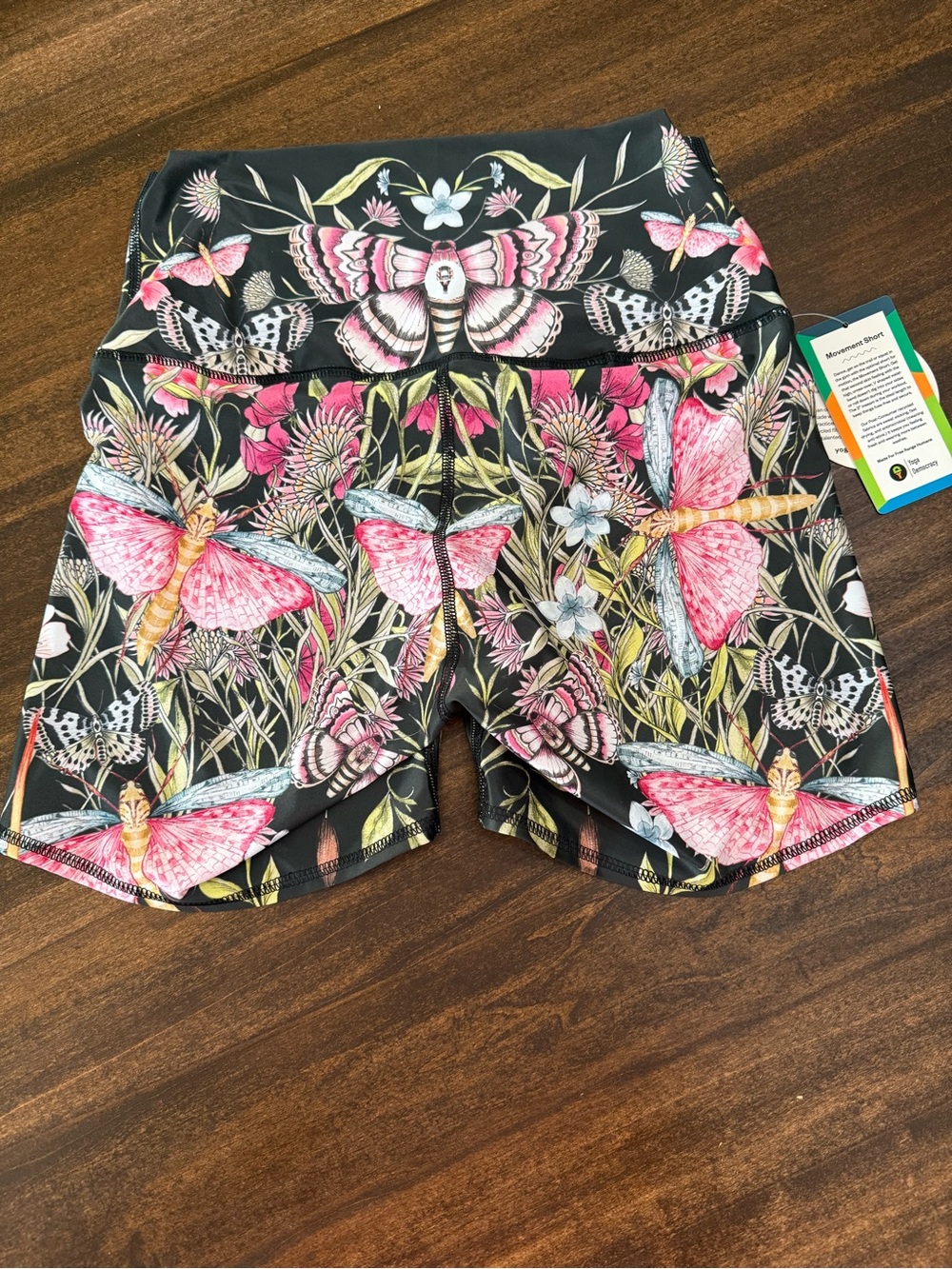 Yoga Democracy Movement shorts in the moth and floral print - Picture 4 of 6